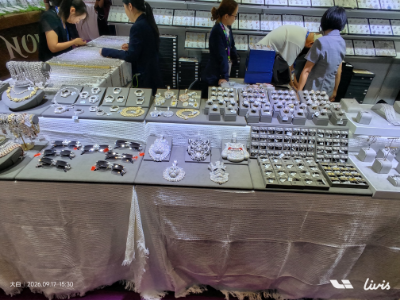 Kunyu Takı Tasarım Ekibi Hong Kong'daki SEASONS Moda Mücevherat Fuarını Ziyaret Etti
