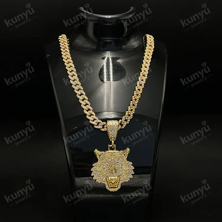 Hayvan Totem Hip Hop Kolye